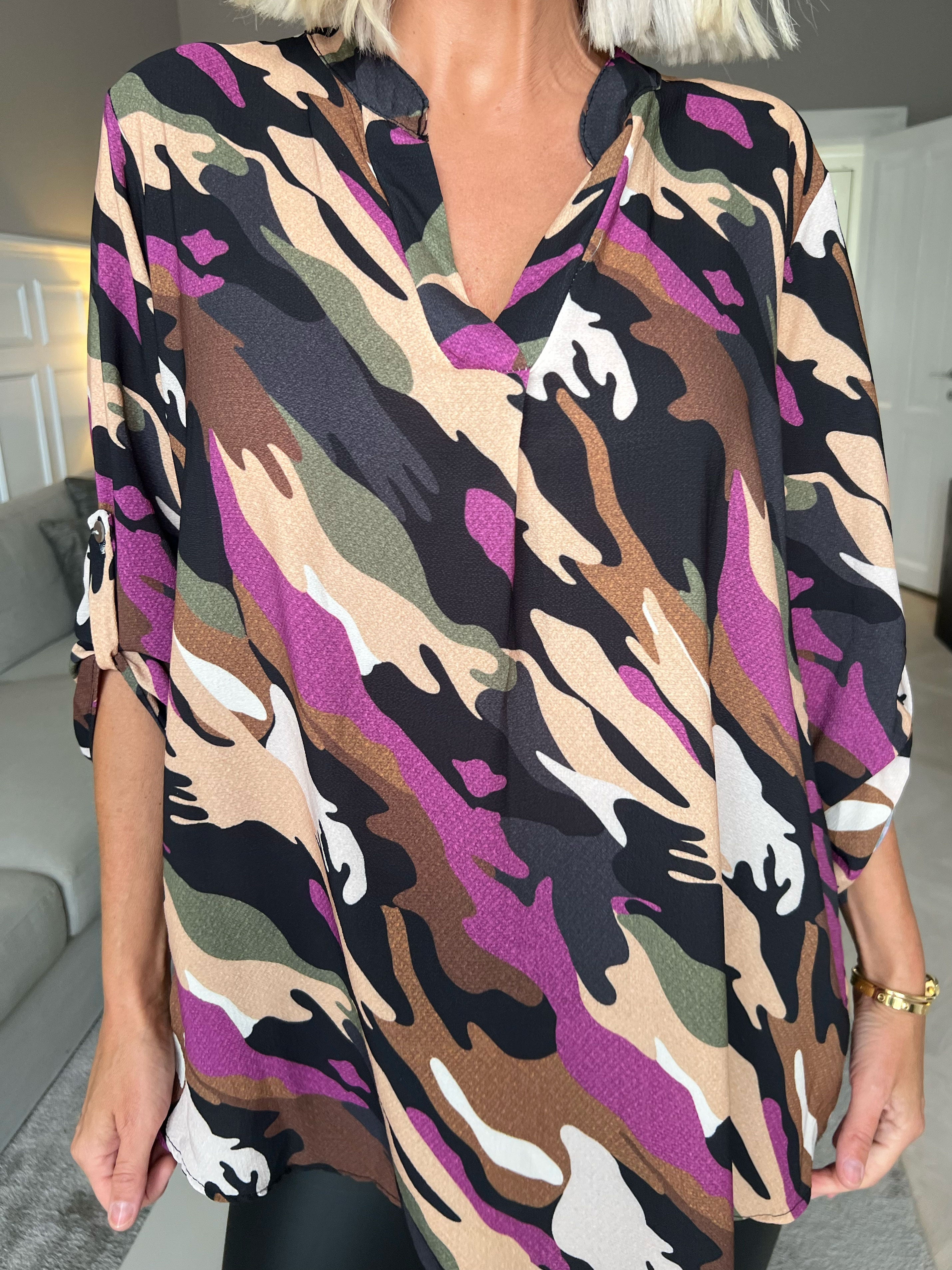 Vanesa Camo - Tunika i kamouflagemönster